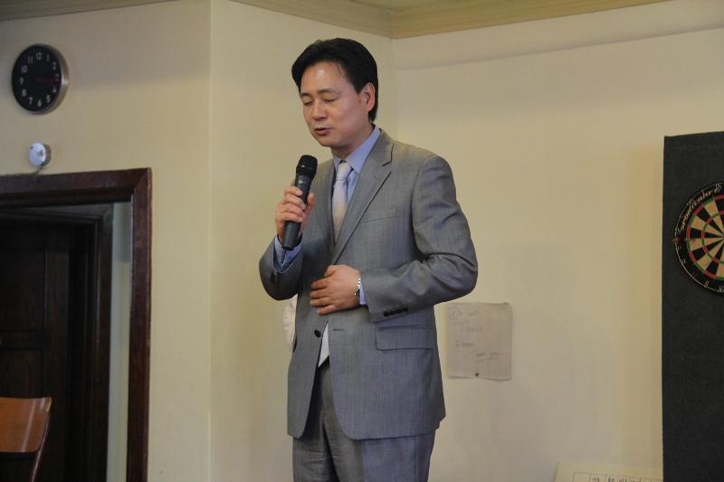 portrait Han Min 360 (800x533).jpg